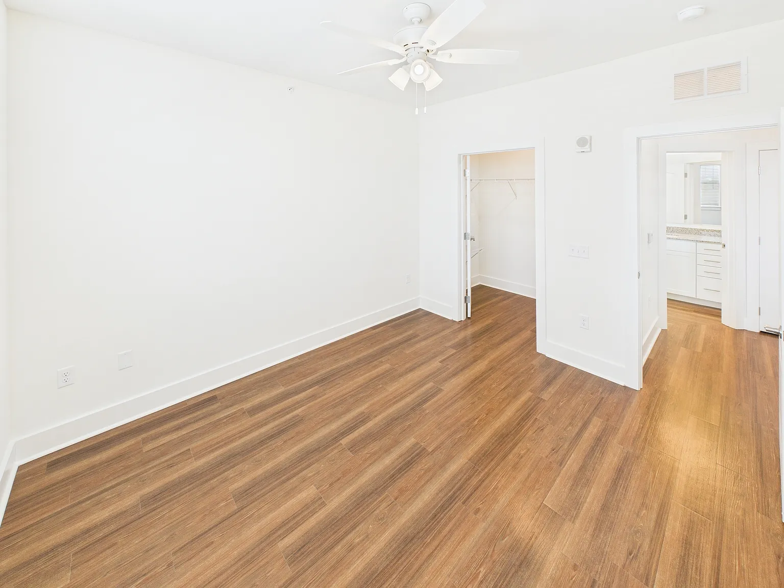 1 bed, 664 sqft, $1,749 — Photo 2