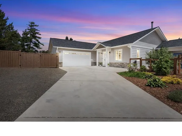 5275 Dunewood Dr, Florence, OR 97439