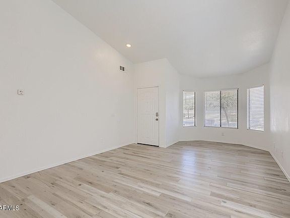 3rd image of 16033 W DIAMOND Street