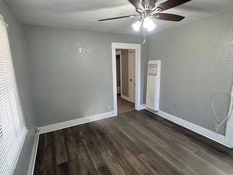 142 W Valencia Dr — Photo 8