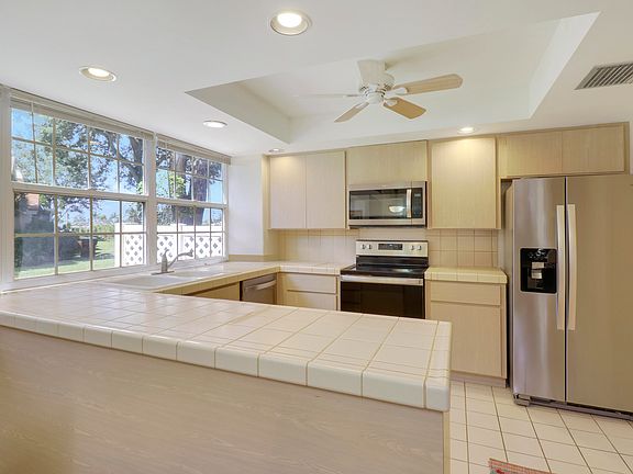 3rd image of 8107 Oakton Ct APT D