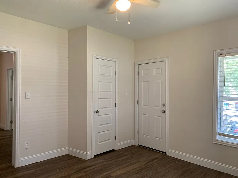 2222 W Bond St — Photo 10