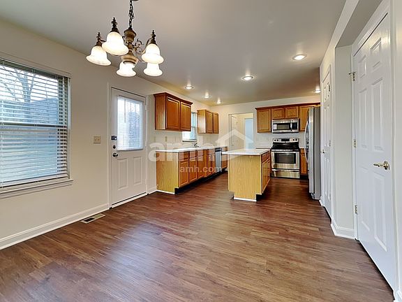 5th image of 8400 Woodcreek Dr