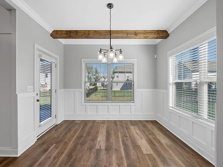 573 Bowden Dr — Photo 16