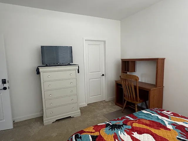 1 bed, 200 sqft, $1,300 — Photo 3