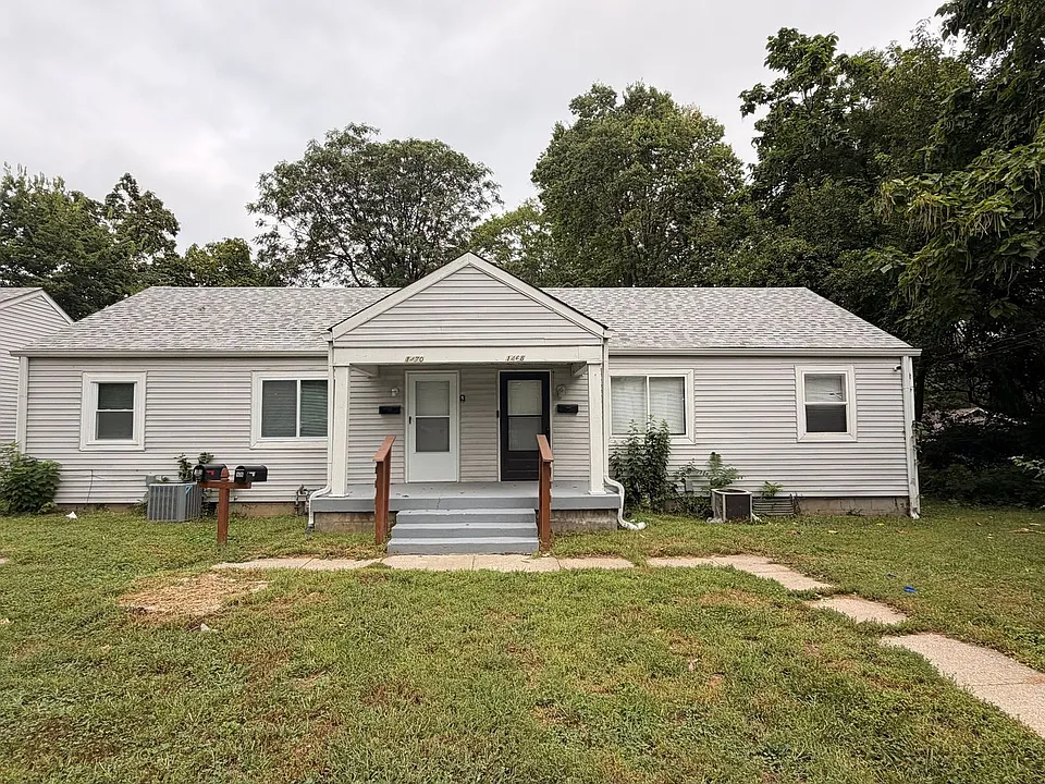 1468 W 32nd St