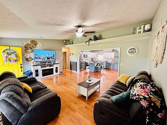 3rd image of 873 Kentucky Ct #177
