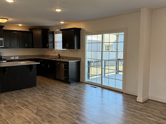 5th image of 764 Crestone Ln