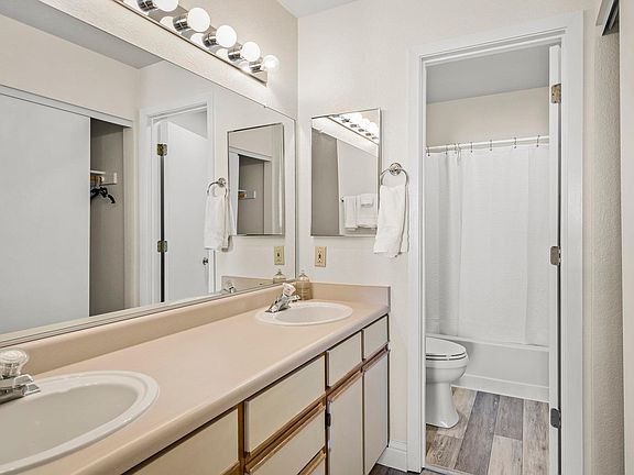 2nd image of 1940 Sierra Highlands Dr