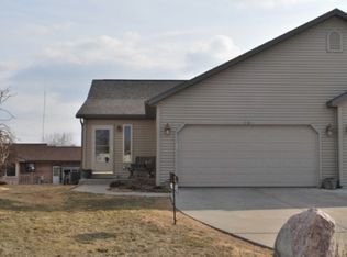 601 Eagle Crest Ct, Prairie Du Sac, WI 53578