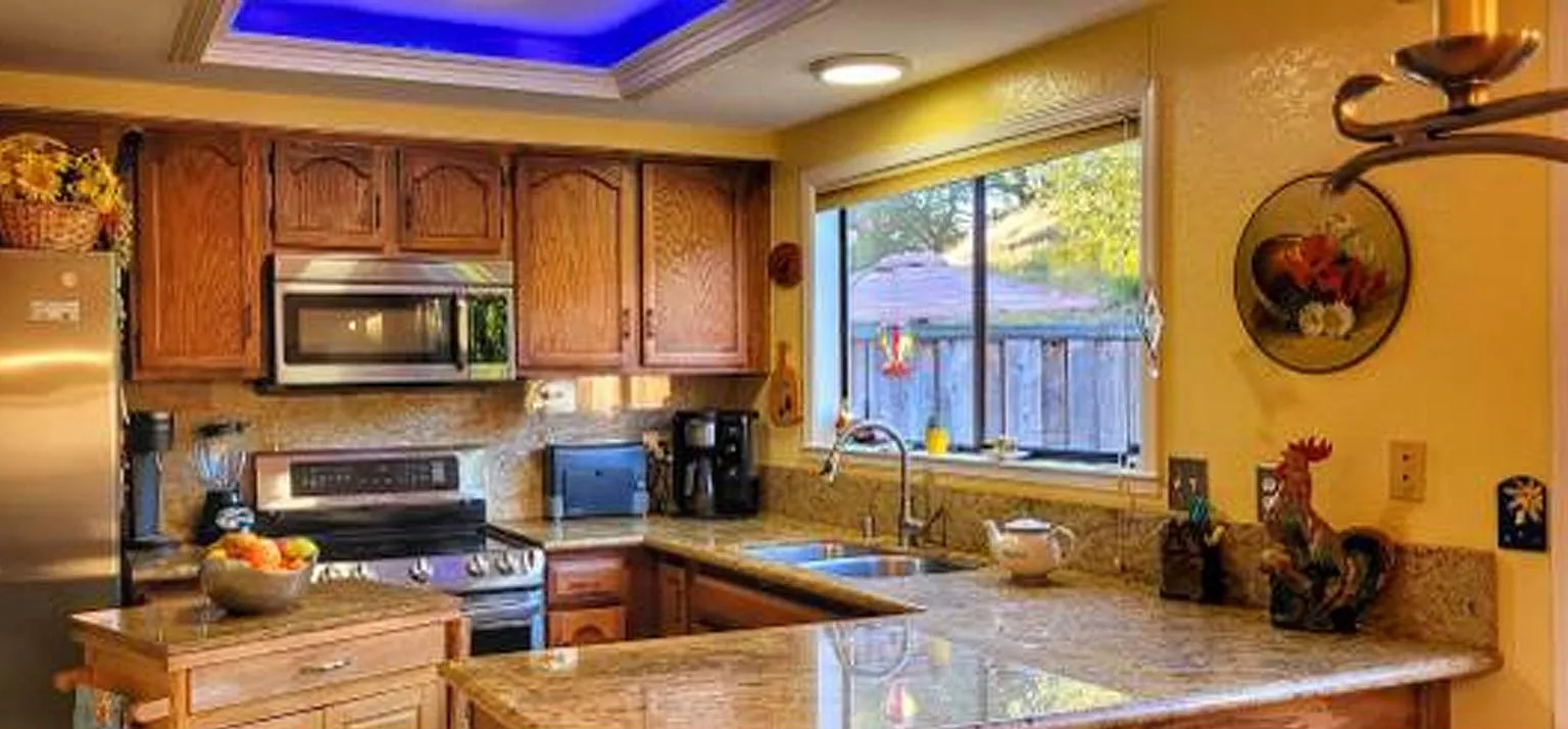2 bed, 1.5 bath, 1188 sqft, $3,300 — Photo 3
