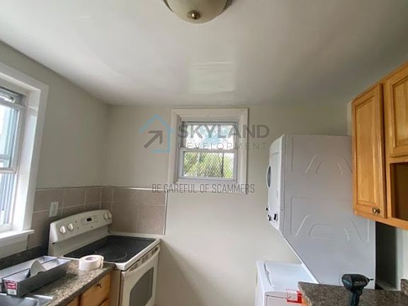 5th image of 1015 S 51st St #1