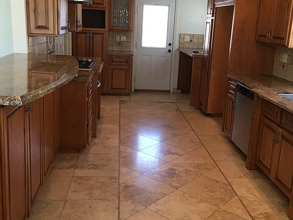 4th image of 5627 Adenmoor Ave