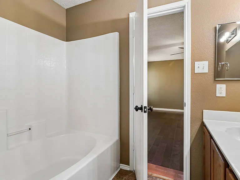 2232 Chestnut Dr — Photo 18
