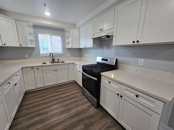 3rd image of 3527 Percy St