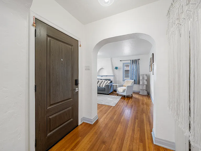408 N Story Pl — Photo 6