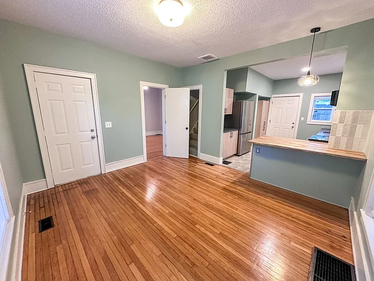 303 Page St NE — Photo 3