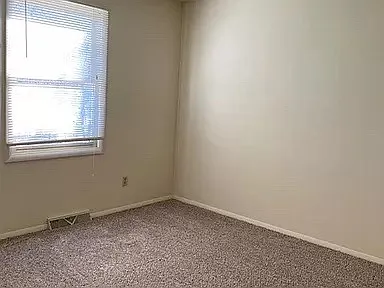 4709 Maple Ave — Photo 7