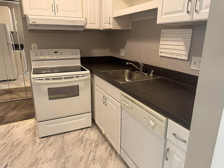 30220 Southfield Rd #243 — Photo 6