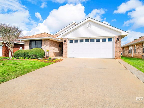 2nd image of 2701 Hampton Park Cir