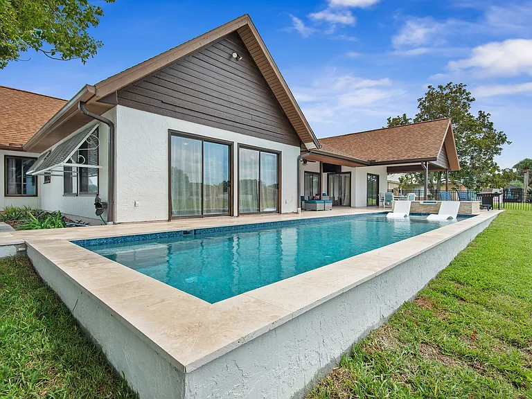 10 Castle Ct — Photo 13