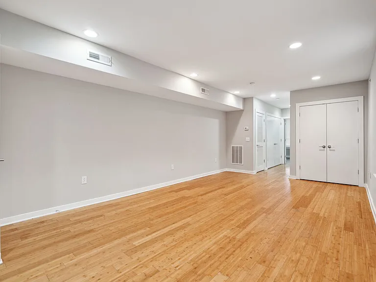 3044 Richmond St #4F — Photo 12