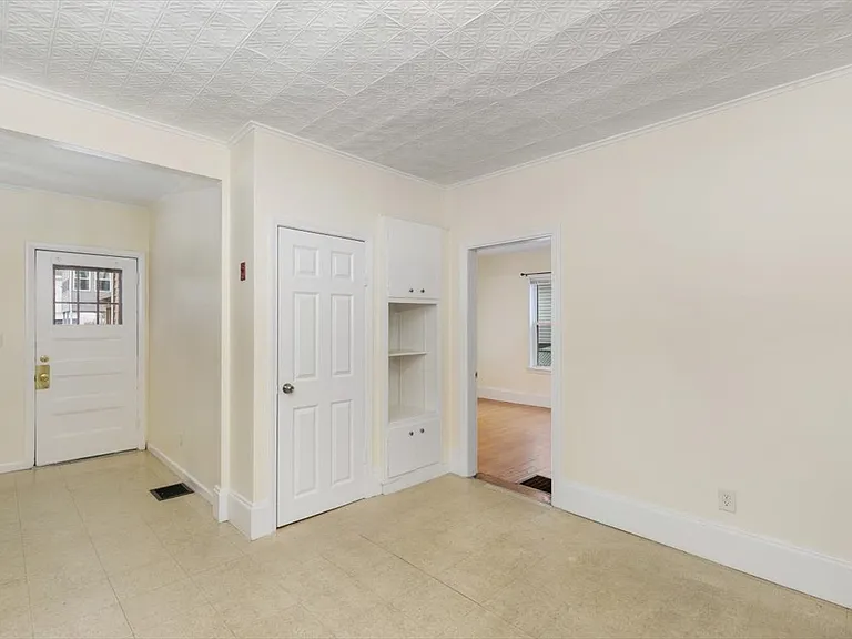 335 Salem St #2 — Photo 9