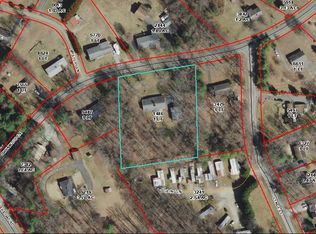 333 Gwynwood Dr, Mount Airy, NC 27030