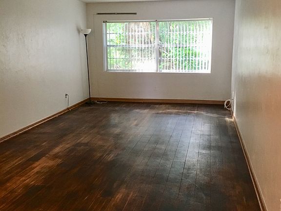 3rd image of 118 S Halifax Ave APT 107