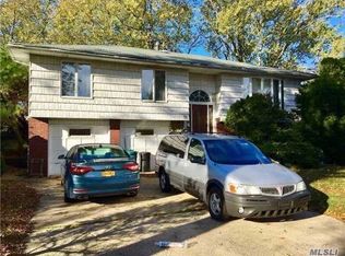 11 Pierre Dr, Commack, NY 11725