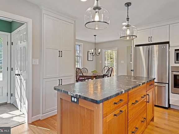 4th image of 6935 Chestnut Ave
