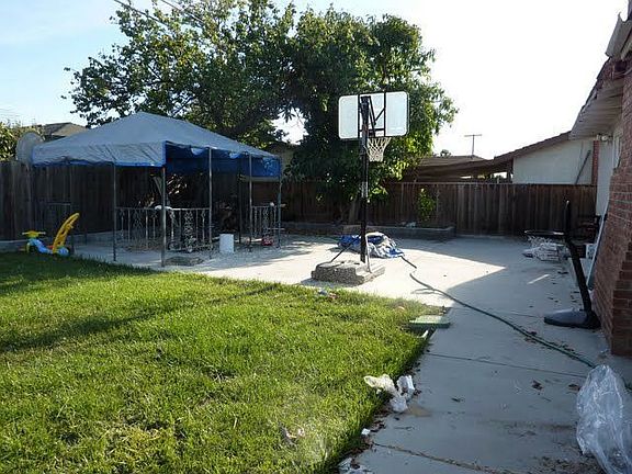 2nd image of 3298 Sylvan Dr