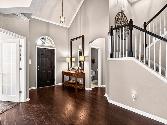 2nd image of 18430 Rogers Bend