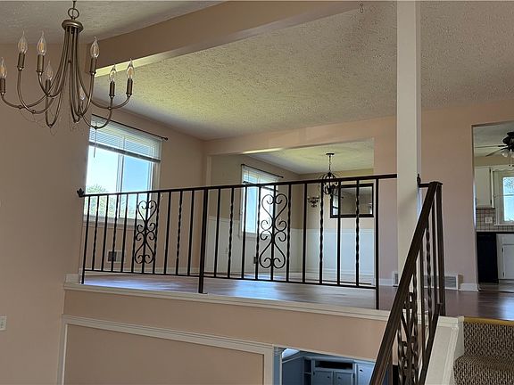 5th image of 10 Lightwood Ln