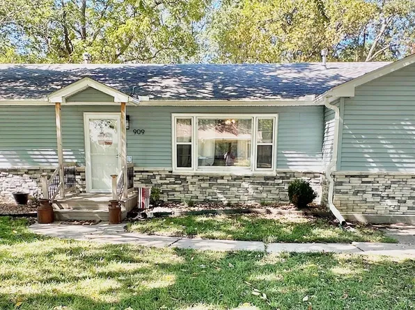 909 Arundel St, Emporia, KS 66801
