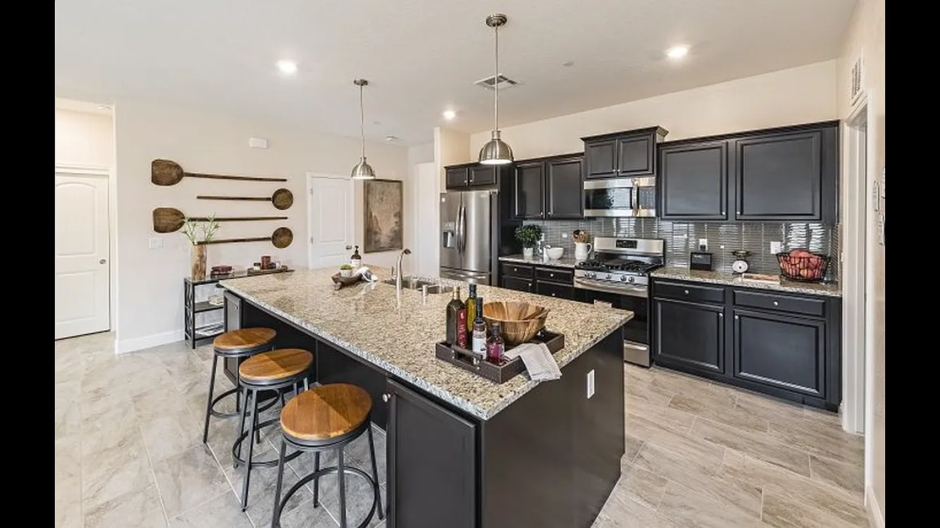3 bed, 1787 sqft, $2,450 — Photo 3