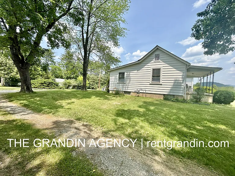 7649 Keaton Dr — Photo 2