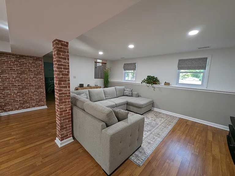 116 Abbott Ln — Photo 32