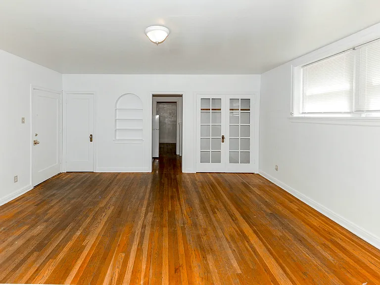 740 E Broadway #B-102 — Photo 2