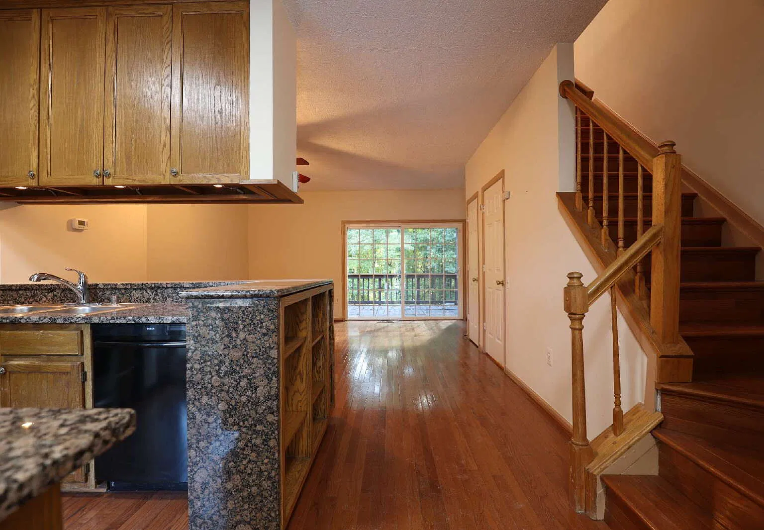 2 bed, 2.5 bath, $2,800 — Photo 2