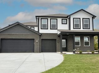 141 Ames Dr, Whiteland, IN 46184