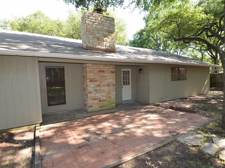 203 County Glen St — Photo 21