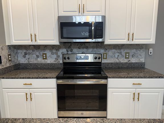 2nd image of 7012 Grand Elm Dr