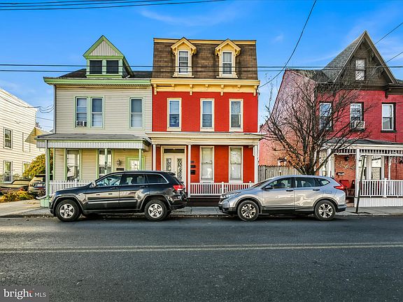2nd image of 928 Lehman St
