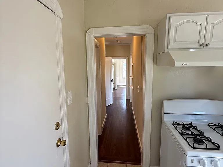 1009 E 22nd St — Photo 16