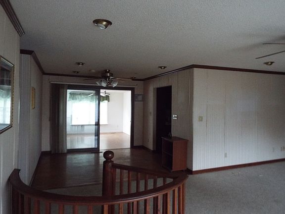 5th image of 436 Valley Lane