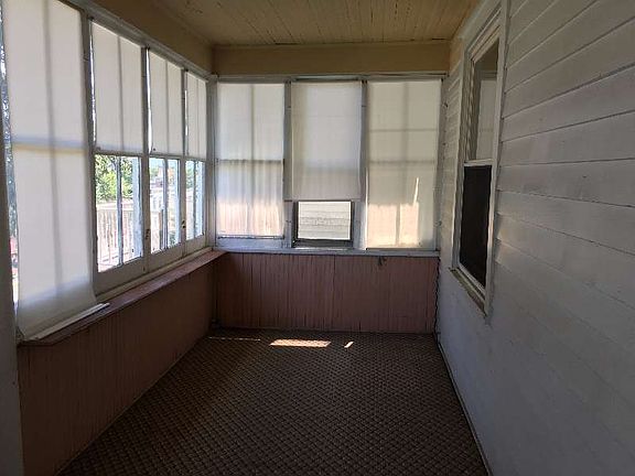 5th image of 89 Robinson Ave