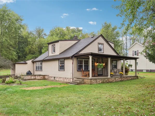 1426 Eastbrook Rd, New Castle, PA 16101