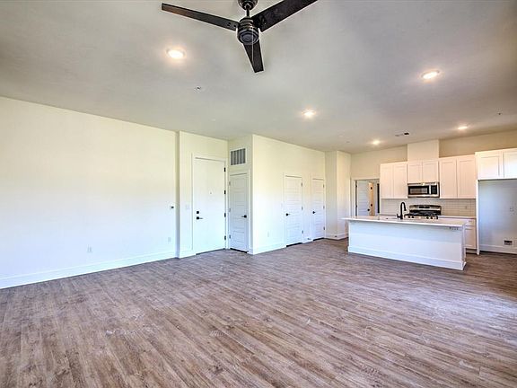 1811 Webberville Rd #1204, Austin, TX 78721 | MLS #6492355 | Zillow