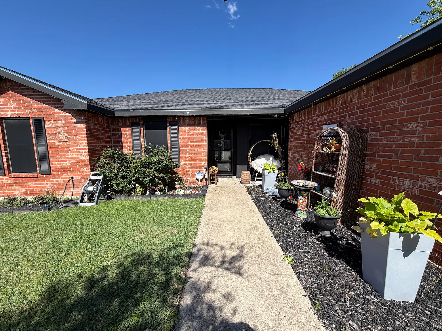4 bed, 1600 sqft, $1,800 — Photo 2